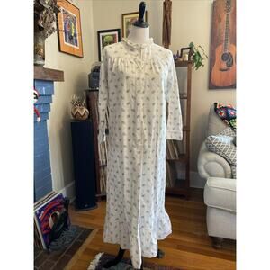 Vintage M Heiress Ditsy Floral Modest Prairie Cottage Flannel Nightgown 1970s